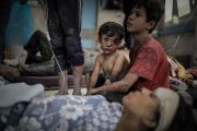 يضغط أطباء عملوا في قطاع غزة، بشكلٍ تطوعي، على المسؤولين الأمريكيين بشأن ضرورة وقف إطلاق النار الفوري في القطاع المحاصر.