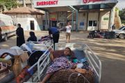 يواصل الاحتلال استهداف القطاع الصحي بغزة (وكالة الأناضول)
