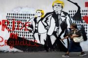 غرافيتي لـ لوبان وترامب في باريس