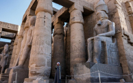تستمر حملات النظام المصري القمعية التي تدمر قطاع السياحة المصري (Getty)