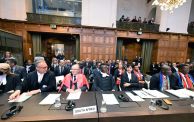 الفريق الحقوقي لجنوب أفريقيا في لاهاي مع بدء جلسات الاستماع في محكمة العدل الدولية (GETTY)