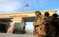 امتنعت مصر عن اتخاذ موقف حاسم من احتلال معبر رفح (رويترز)