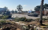 دبابات إسرائيلية في الجانب الفلسطيني من معبر رفح