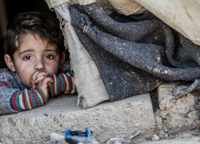 تعددت أنماط الانتهاكات بحق الطفولة في سوريا (منصة إكس)