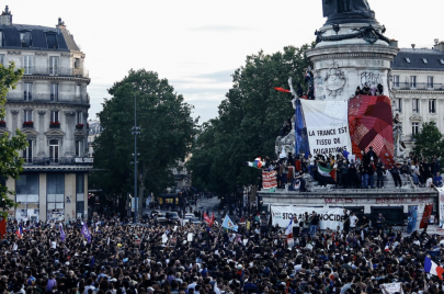 متظاهرون تجمعوا في باريس بعد إعلان نتائج الانتخابات