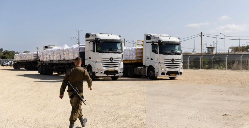 مستوطنون وجنود الجيش الإسرائيلي يمنعون دخول المساعدات إلى غزة