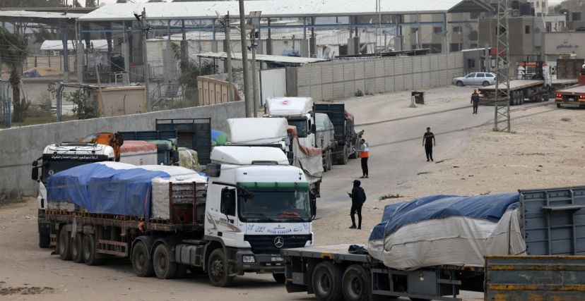 تواصل إسرائيل عرقلة دخول المساعدات الإنسانية إلى داخل غزة (منصة إكس)