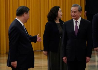 عاد وانغ يي لمنصبه كوزير للخارجية